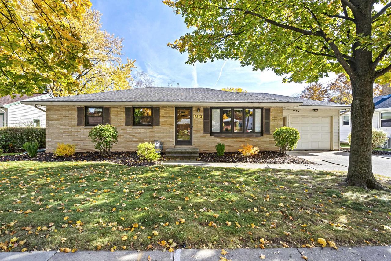 1513 Spence Street, For Sale in GREEN BAY Zoocasa