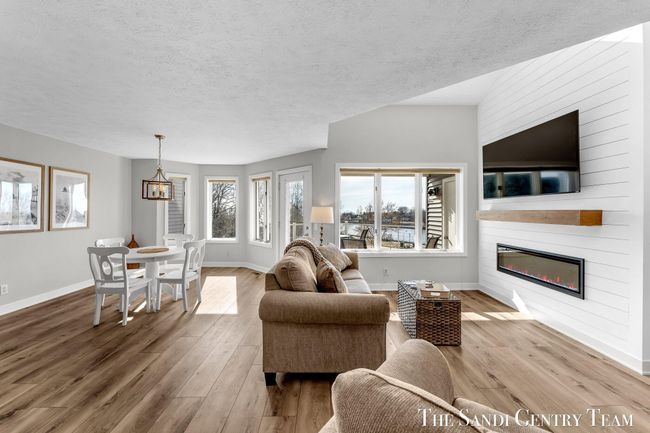 UNIT-21 - 810 S Harbor Dr, Condo with 3 bedrooms, 3 bathrooms and null parking in Grand Haven MI | Image 16