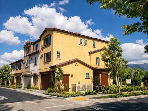 323 N N Edenfield Ave, Azusa, CA, 91702-3925 | Card Image