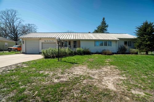 3429 Logan Ave, Waterloo, IA, 50703-1052 | Card Image