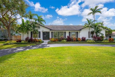 7840 Sw 180th Street, House other with 4 bedrooms, 2 bathrooms and null parking in Palmetto Bay FL | Image 1