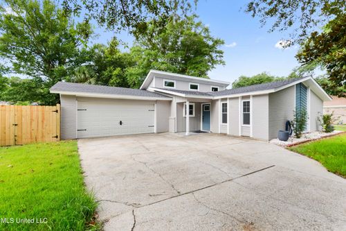 3106 Breezy Hill Ln, Ocean Springs, MS, 39564-8536 | Card Image