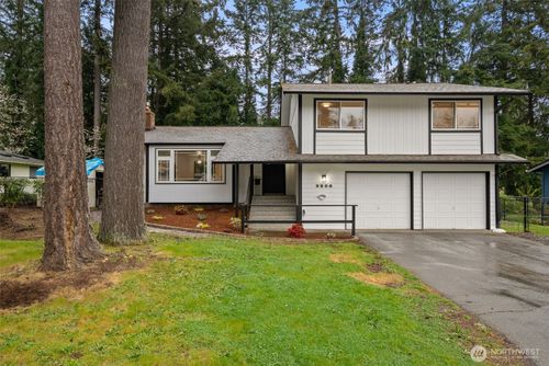 2806 Ne Fernwood Ct, Bremerton, WA, 98310-5329 | Card Image