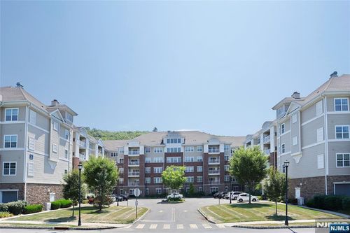 2306 Warrens Way, Wanaque, NJ, 07465-1683 | Card Image