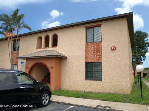 292 San Juan Cir, Melbourne, FL, 32935-5492 | Card Image