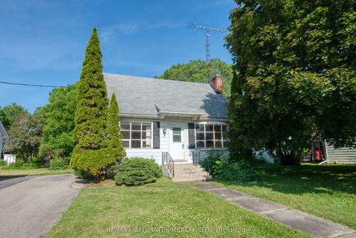 42 Main St, Westport, ON, K0G1X0 | Card Image