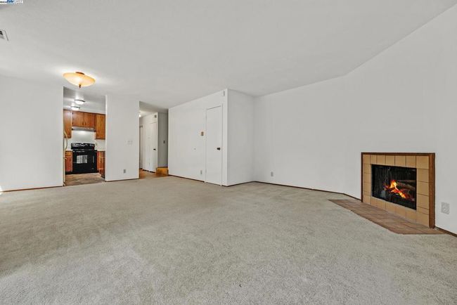 127 Temescal Cir, Townhouse with 2 bedrooms, 2 bathrooms and null parking in Emeryville CA | Image 6
