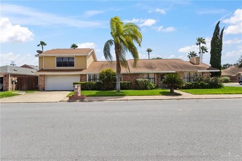 324 N 36th Ln, McAllen, TX, 78501-7905 | Card Image