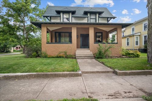 523 W Downer Pl, Aurora, IL, 60506-5036 | Card Image