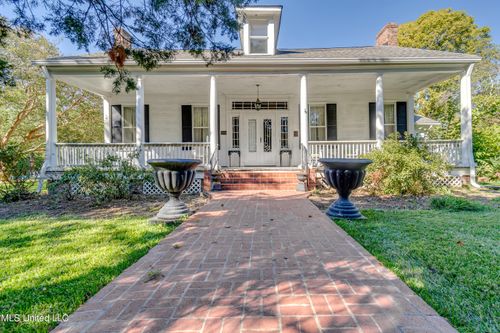 203 Pearl St, Brandon, MS, 39042-3125 | Card Image