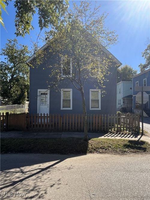 7815 Eve Ave, Cleveland, OH, 44102-4152 | Card Image