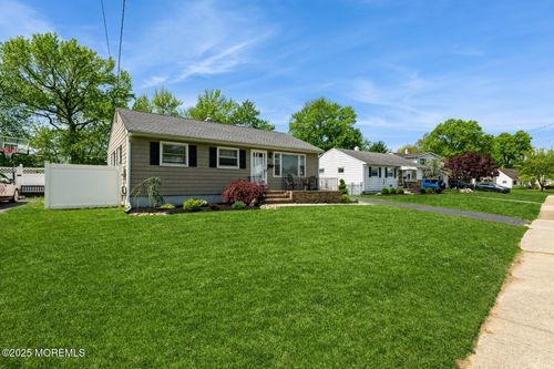 47 Charles Bossert Dr, BORDENTOWN, NJ, 08505-2751 | Card Image