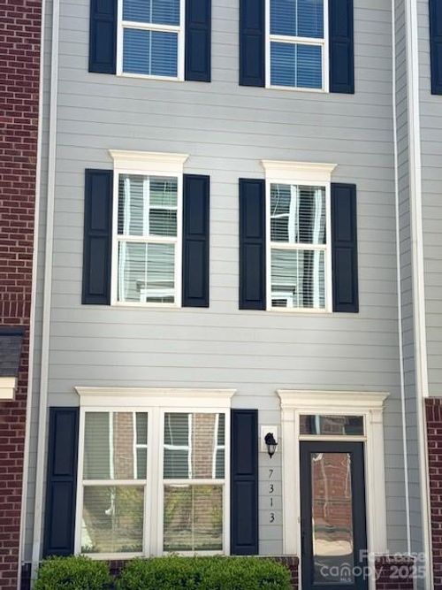7313 Thorndale Ln, Charlotte, NC, 28217-5080 | Card Image
