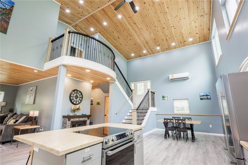 7160 Eelpot Rd, Naples, NY, 14512-9255 | Card Image