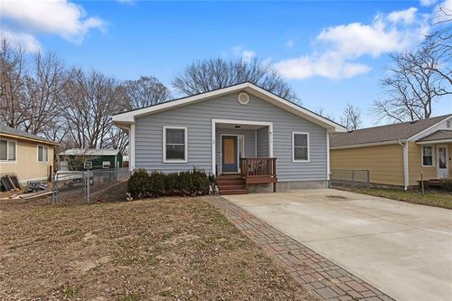 516 Park St, Linwood, KS, 66052-4362 | Card Image