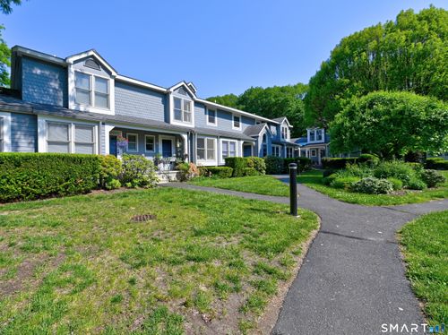 73-73 Fawn Ridge Ln, Norwalk, CT, 06851-1136 | Card Image