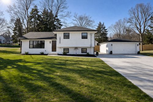 22W080 Valleyview Dr, Glen Ellyn, IL, 60137-3636 | Card Image