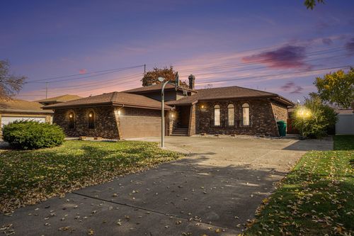 7905 Frederick Ave, Munster, IN, 46321-1135 | Card Image