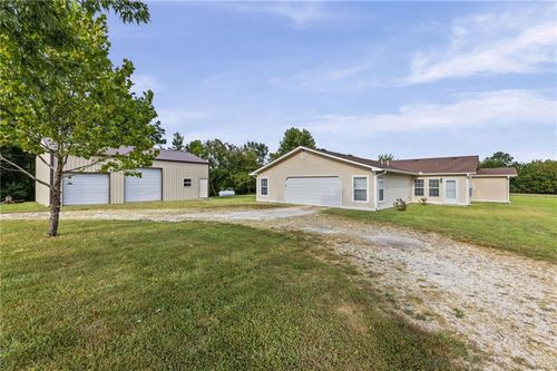 4473 Louisiana Rd, Ottawa, KS, 66067-8726 | Card Image