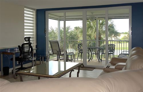 apt-402-3970 Oaks Clubhouse Dr, Pompano Beach, FL, 33069-3675 | Card Image