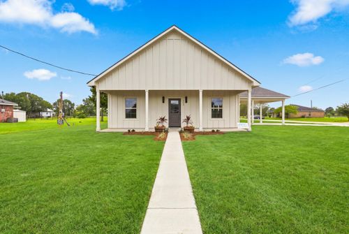 393 David Dr, Thibodaux, LA, 70301-8510 | Card Image