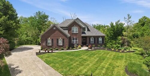 9526 Harpers Ferry Dr, Florence, KY, 41042-8881 | Card Image