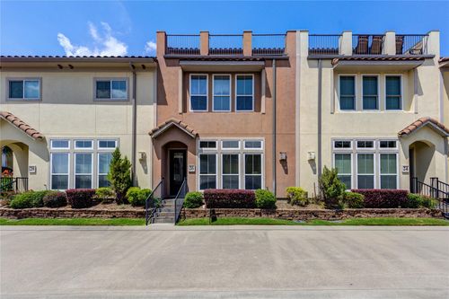 26 W Oaks Dr, Houston, TX, 77058-2082 | Card Image