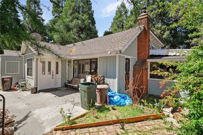 22396 Mojave River Rd, House other with 2 bedrooms, 2 bathrooms and null parking in Cedarpines Park CA | Image 6