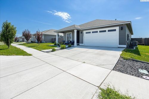 4827 Village View St, Richland, WA, 99352-5532 | Card Image