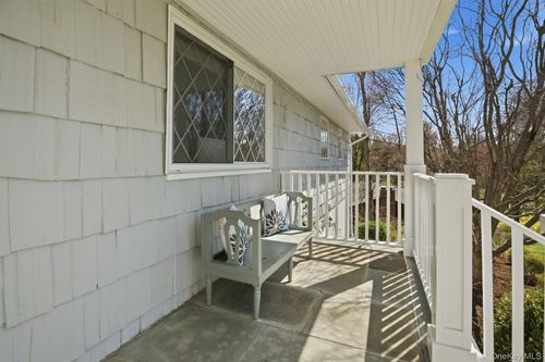 26 Meadow Ln, Chappaqua, NY, 10514-2521 | Card Image