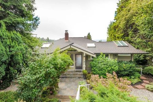 upper-level-1190 Mathers Ave, West Vancouver, BC, V7T2G3 | Card Image
