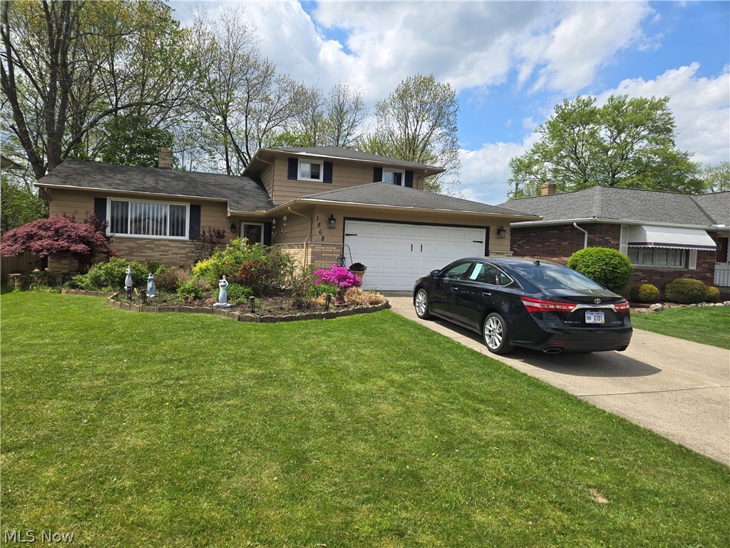 Beham Dr, Cleveland, OH 44124