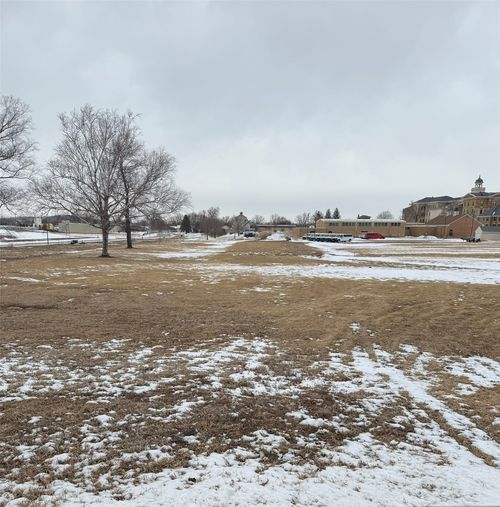 1005 W 13th St, Vinton, IA, 52349-1455 | Card Image