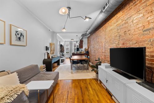 2r-208 6th St, Jersey City, NJ, 07302-2488 | Card Image