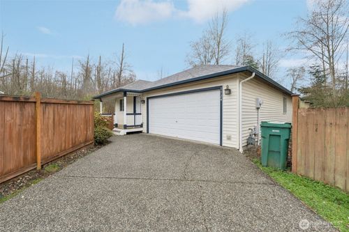 1724 147th Pl Sw, Lynnwood, WA, 98087-6040 | Card Image