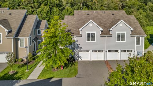 34-34 Copper Square Dr, Bethel, CT, 06801-3236 | Card Image