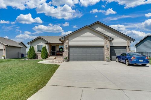727 S Lakeview St, Haysville, KS, 67060-5200 | Card Image