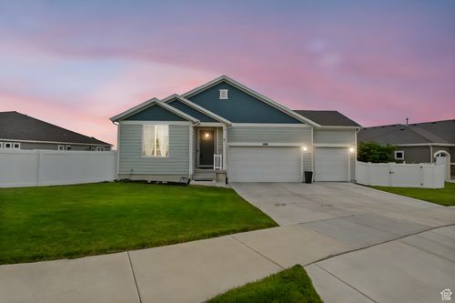 7603 S Scenic Maple Dr, West Jordan, UT, 84081-6241 | Card Image