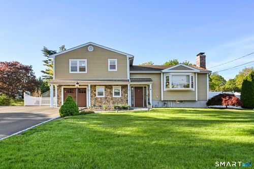 4 Dairy Farm Rd, Norwalk, CT, 06851-6026 | Card Image