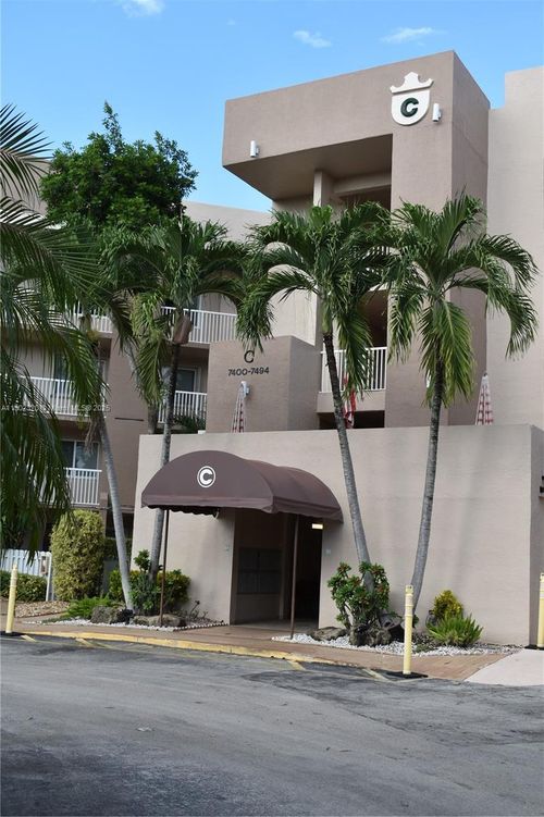 408-7486 Trent Dr, Tamarac, FL, 33321-8827 | Card Image