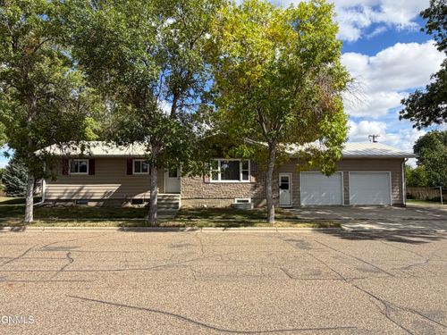 412 Central Avenue N, Beulah, ND, 58523 | Card Image