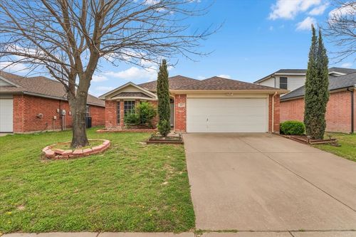 427 Cranbrook Ln, Grand Prairie, TX, 75052-5123 | Card Image