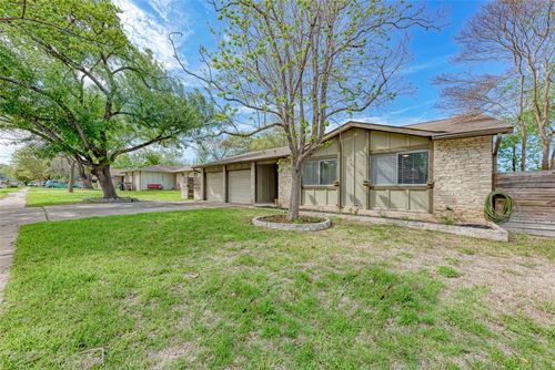 2804 Sissinghurst Dr, Austin, TX, 78745-4721 | Card Image