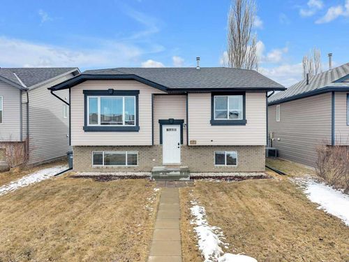4848 56 Ave, Innisfail, AB, T4G1Y7 | Card Image