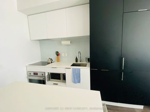 901-33 Helendale Avenue, York, ON, M2N0L2 | Card Image