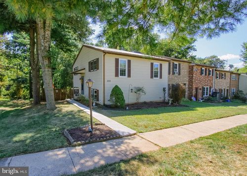 300 Juniper Dr, ETTERS, PA, 17319-9407 | Card Image