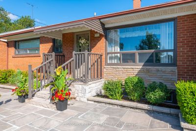 100 Ambleside Ave, House other with 3 bedrooms, 2 bathrooms and 3 parking in Etobicoke ON | Image 3