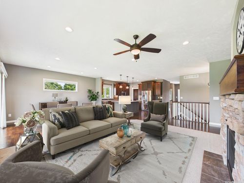 439 Flag Blvd Ne, New Prague, MN, 56071-2097 | Card Image