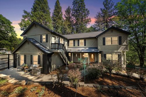 15075 Carrie Dr, Grass Valley, CA, 95949-6406 | Card Image