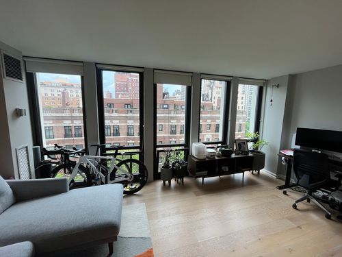 1012-1 E Scott St, Chicago, IL, 60610-5246 | Card Image
